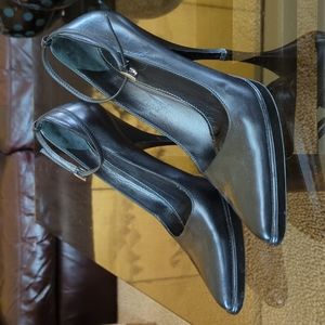 Prada Black Pumps Sz 38.5